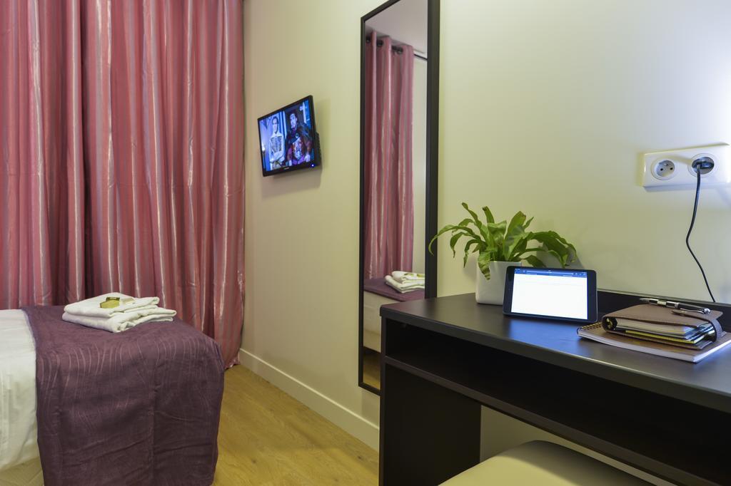 Hotel Du Quai De Seine Paris Room photo